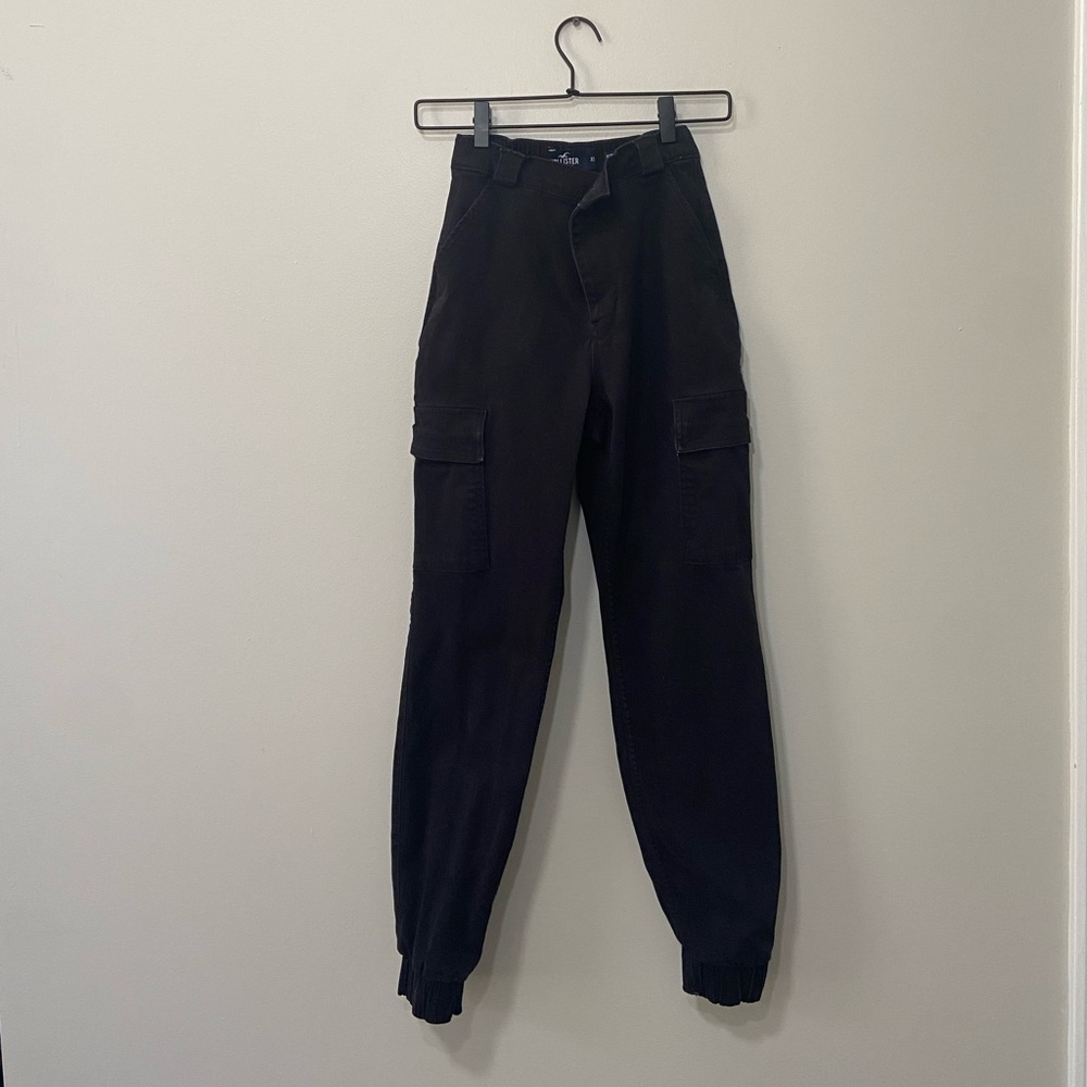 Hollister Ultra High-Rise Cargo Joggers (Size: XS) (Color: Black)